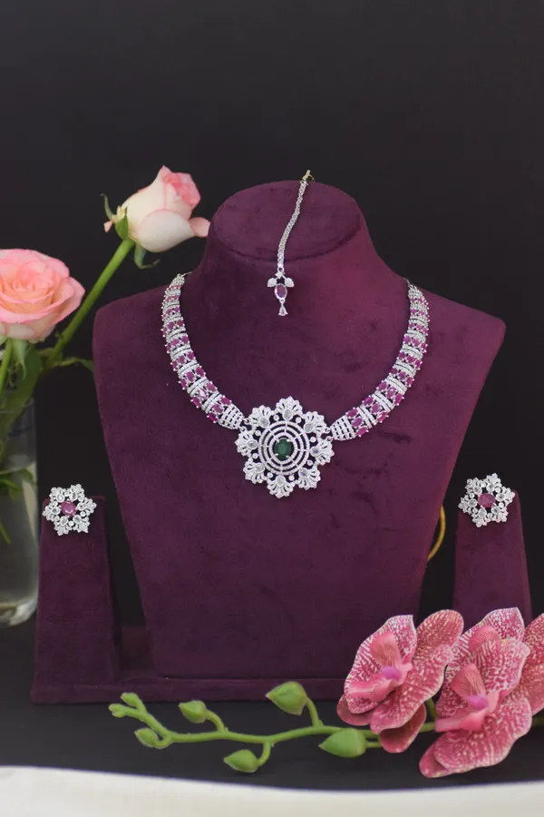 Silver_Brass_Necklace_Set_For_Women